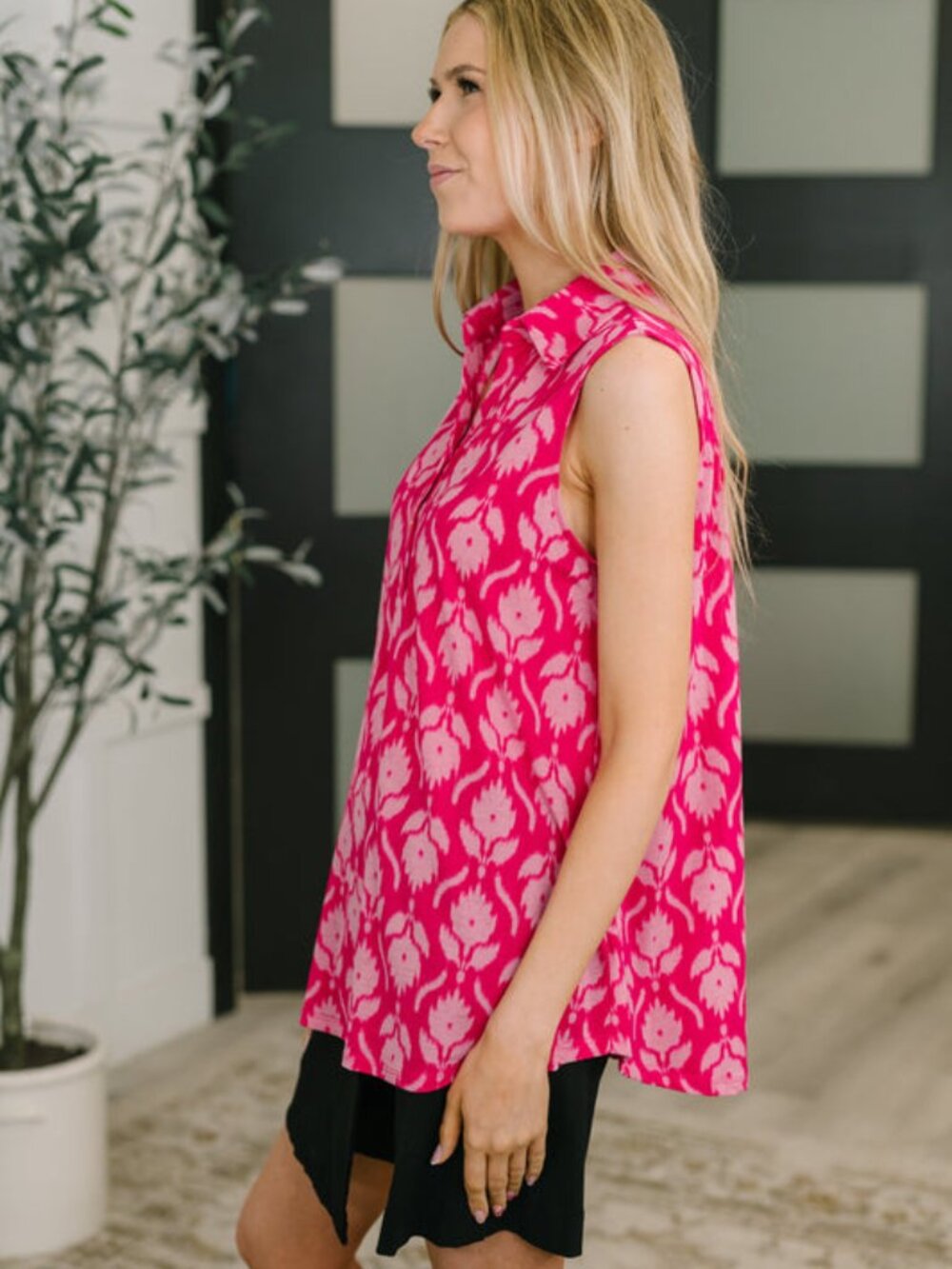 Dear Scarlett Floral Ikat Sleeveless Collared Top Size Medium - Picture 4 of 5